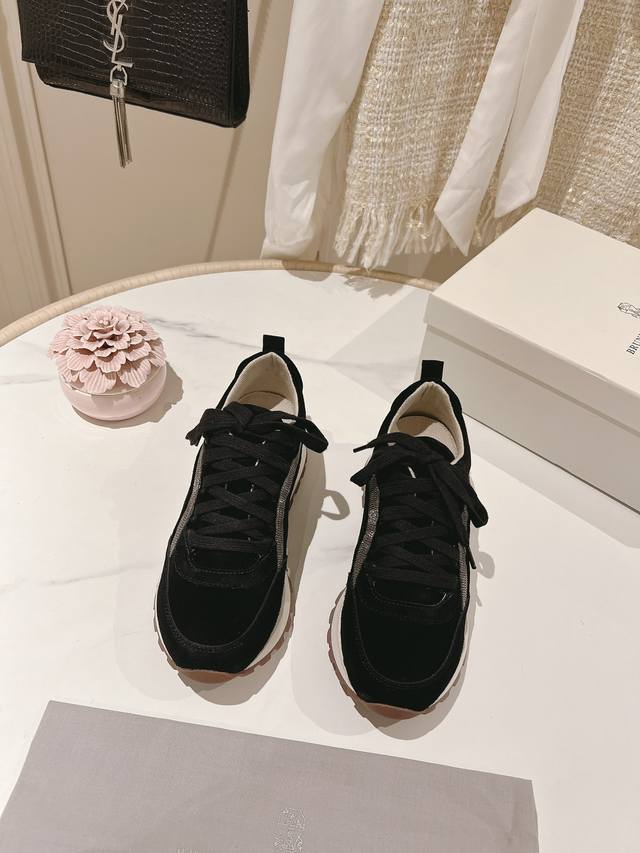 高版本出厂 Brunello Cucinelli 新款bc经典休闲鞋运动鞋系列毛里单鞋 Bc是意大利知名品牌 极简主义风格 复古又高级 简约又大气 属于非常耐看