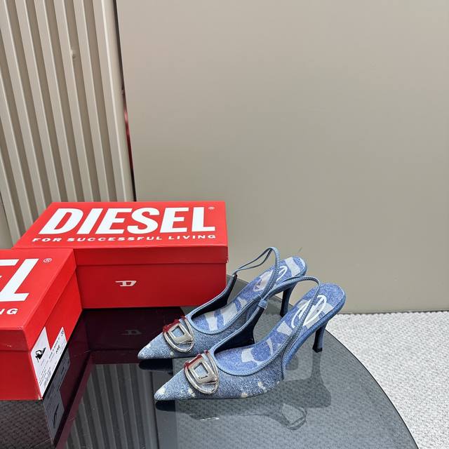 最高版出厂 Diesel是意大利牛仔时装品牌 Diesel不仅是时尚服饰品牌 它更代表一种生活方式 2024年春夏新品diesel后弹力尖头高跟鞋 F W23最