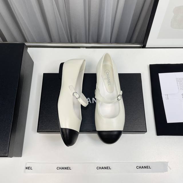 出厂： Chanel 香奈儿 圆头玛丽珍鞋 一字扣带平底单鞋 码数：35-40