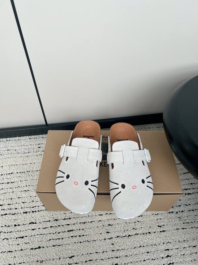 Birkenstock X Hello Kitty 联名博肯 真软木潮流时尚休闲拖鞋 人体工程学设计符合脚形的脚床，软木材质穿着超级轻便舒适，楦形线条优美，做工